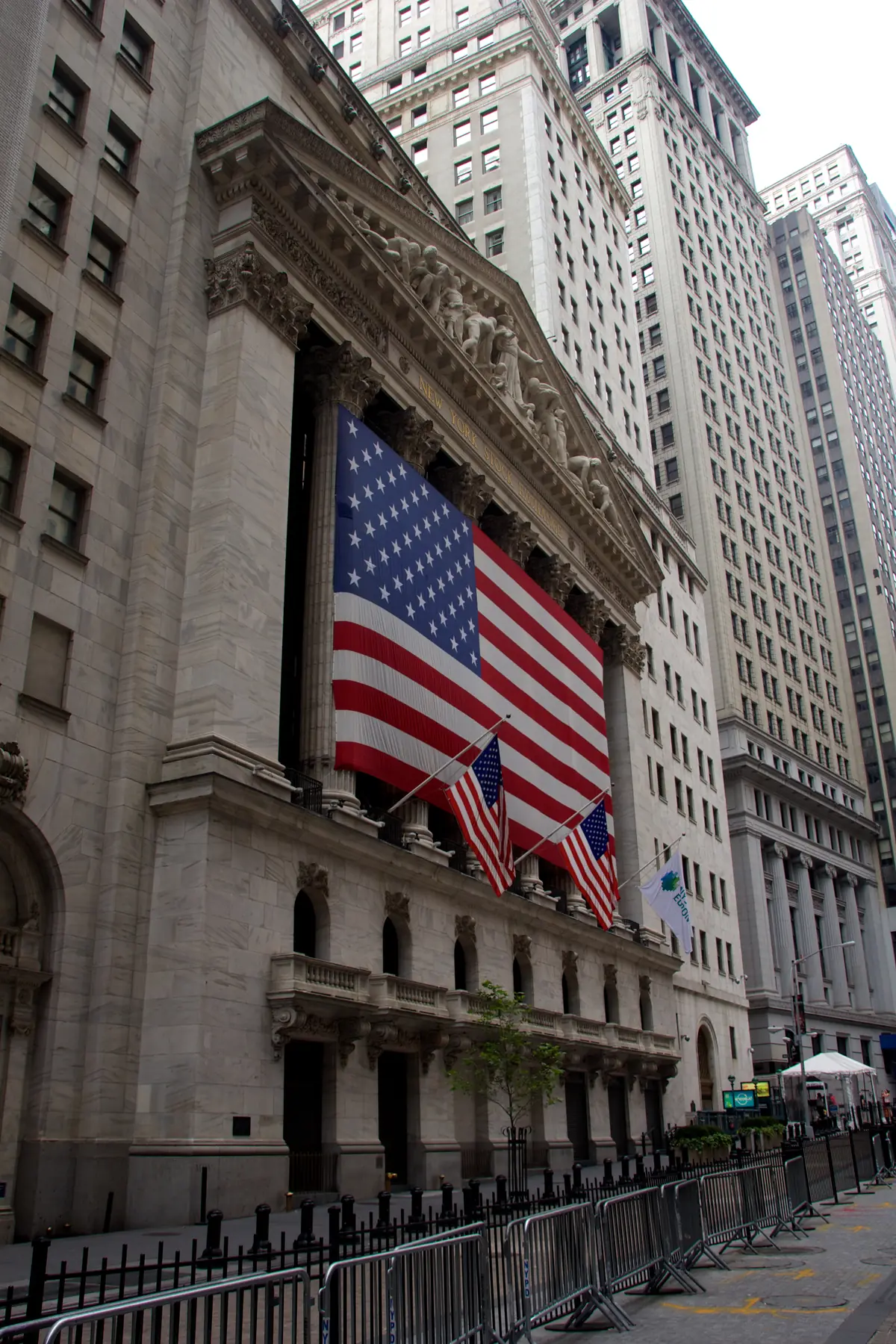Exterior of the New York Stock Exchange on Wall Street (file photo)